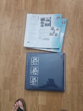 Creative Memories Navy Blue Scrapbook Album with Decorative Icons